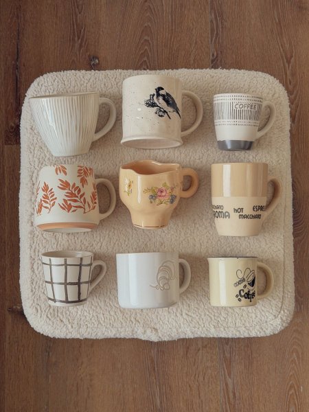 مجموعة الصباحات الهادئة باللون البيج الفاتح 9 أكواب