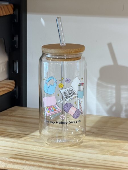 جرة شفافة بغطى وشلمونة برسمة(متعددة المواهب)in my habby Girl era 500m