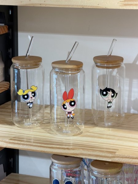 جرة شفافة مع غطى وشلمونة رسمة فتيات القوة 500ml