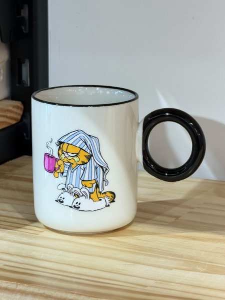 كوب بشخصية القط غارفيلد