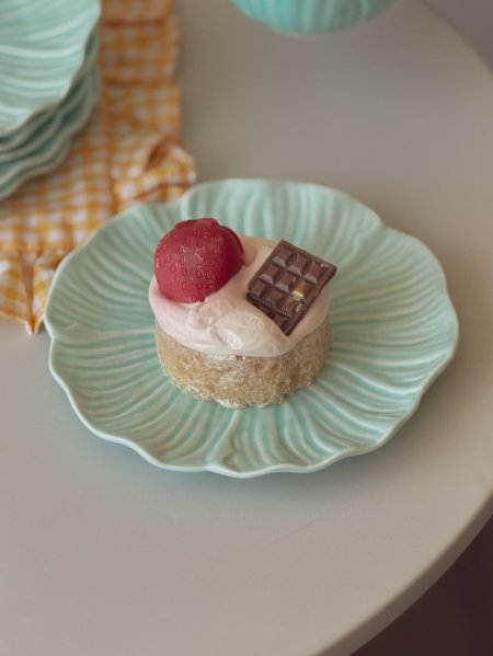 صحن تقديم بورسلان شكل وردة لون تركواز ثيم ربيعي