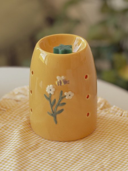 مبخرة بورسلان لون أصفر كموني بزخارف شكل خلية نحل