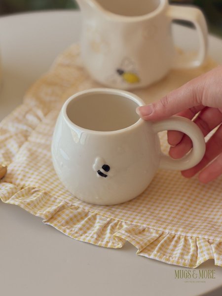 كوب سيراميك بتفاصيل بارزة شكل خلية نحل