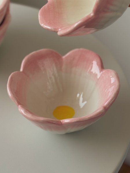 صحن مجور شكل وردة لون زهري ثيم الربيع حجم وسط