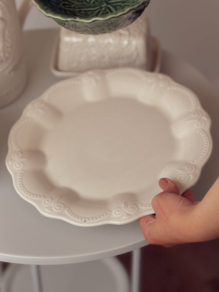 صحن مسطح كلاسيك لون بيج