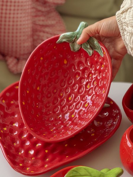 صحن تقديم مجور بورسلان حجم كبير تصميم فراولة لون أحمر