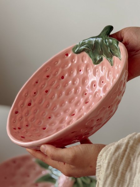 صحن تقديم مجور بورسلان حجم كبير تصميم فراولة لون زهري