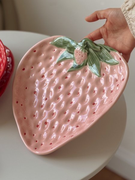 صحن تقديم مسطح بورسلان حجم كبير تصميم فراولة لون زهري