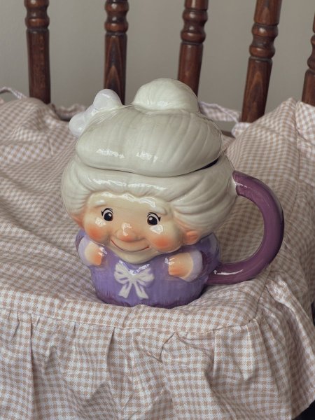 كوب شخصية الجدة- تويتي GRANNY