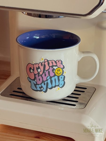 مج بعبارة "crying but trying"