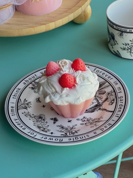 شمع صويا معطر شكل ناكيك