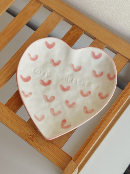 صحن شكل قلب لون زهري