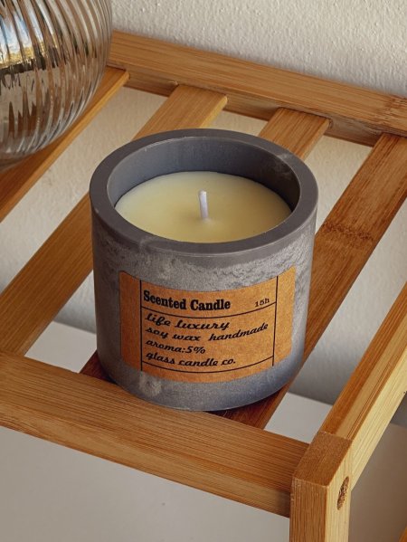 شمعة حياة حرة معطرة مع كوب