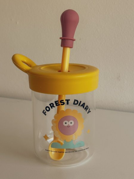 مطرة زجاج مع غطاية سيلكون وشلمونة وملعقة صغيرة حجم 600مل