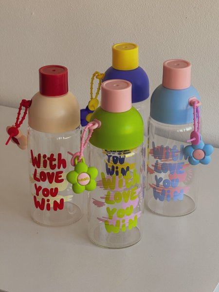 مطرة زجاج بألوان جميلة مع غطى بلاستيك حجم 450مل