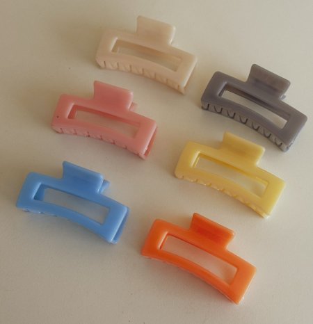 مشبك شعر حجم وسط بألوان جميلة