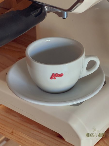 فنجان مع صحنه