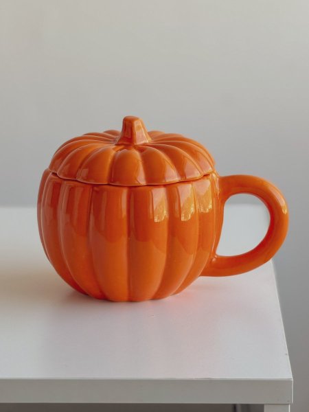 مج شكل قرعة مع غطى