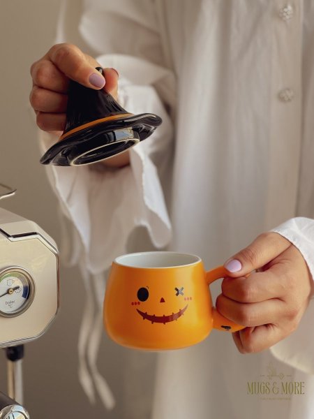 مج شبح خريفي مع غطى شكل طاقية 300ml