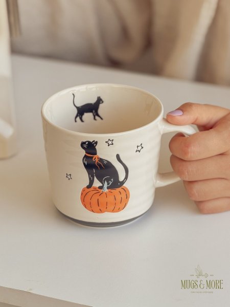 مج خريفي شكل مميز برسومات جميلة