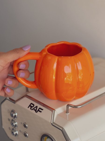 مج قرعة خريفية لون اورنج