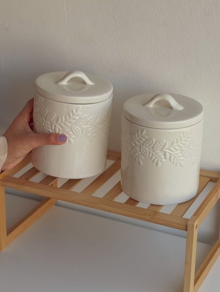 مرتبان حجم كبير مورد/ سادة بورسلان جميل