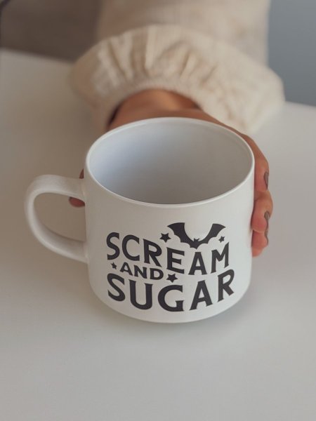 كوب بعبارة scream and sugar بحجم 450ml