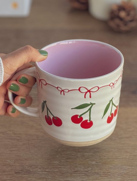 كوب شتوي فيونكات وكرز شكل مميز