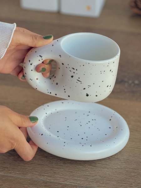 مج مودرن ستايل مع صحن بشكل مميز حجم 300 مل