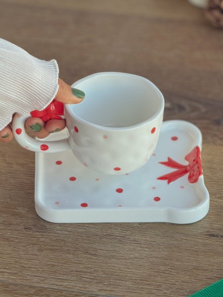 مج هاند ميد فيونكة مع صحنه حجم 200 مل