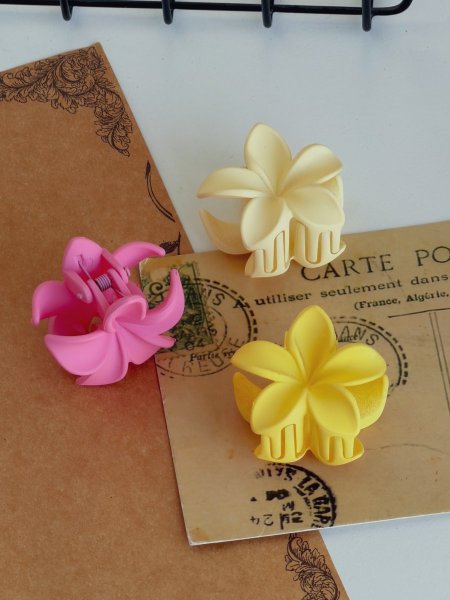 3 مشابك شعر شكل وردة حجم صغير