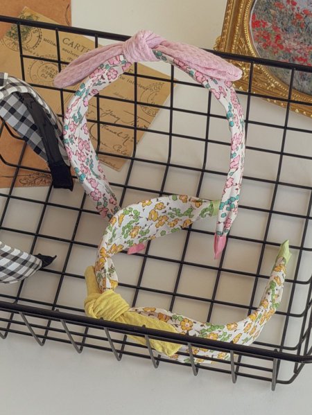 طوق شعر برسمة ورود