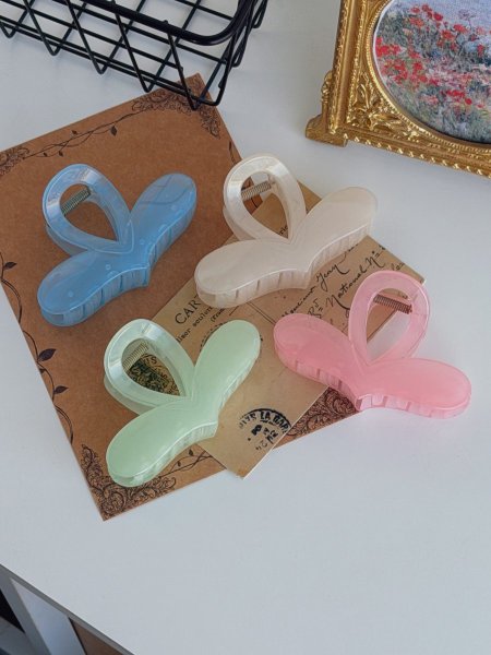 2 مشبك شعر بأشكال جميلة