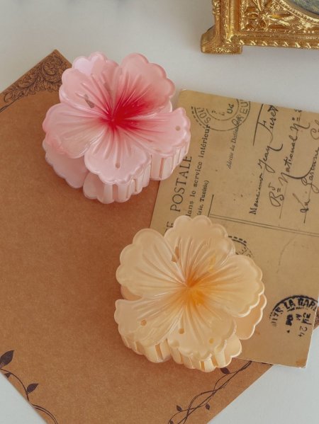 مشبك شعر شكل وردة بألوان جميلة