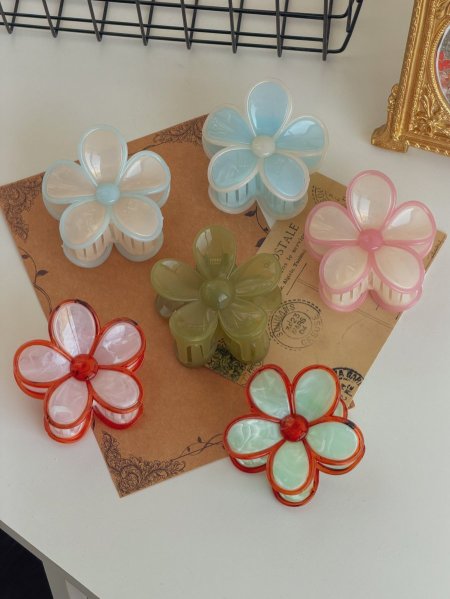 مشبك شعر شكل وردة بألوان جميلة