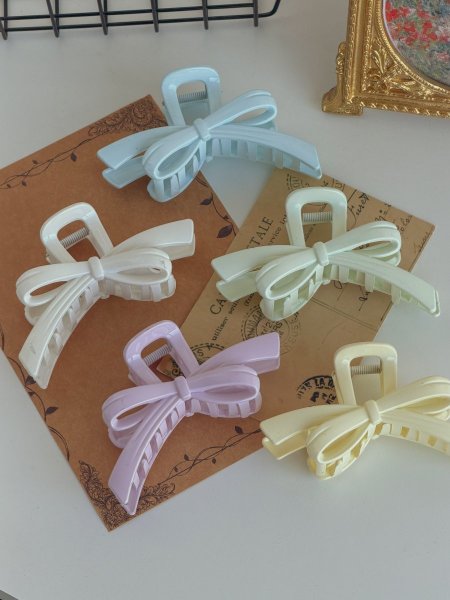 مشبك شعر شكل فيونكة بألوان جميلة