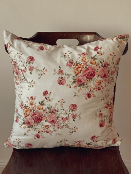 كوشنز مورد مع حشوة قماش قطن ١٠٠٪؜