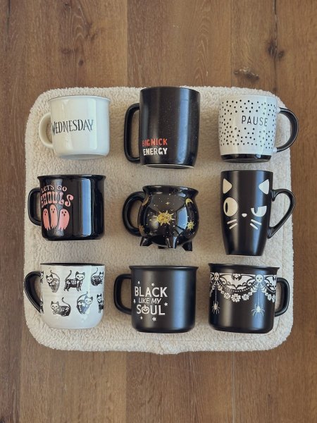 مجموعة ٩ أكواب (اللون الأسود)