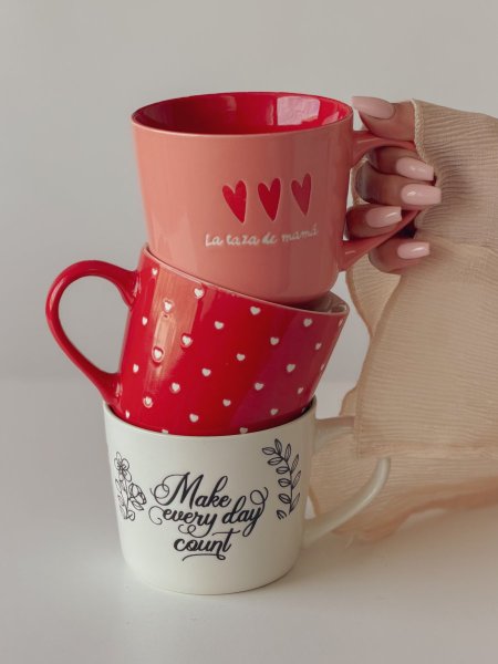 كوب بقصة مميزة ورسومات جميلة