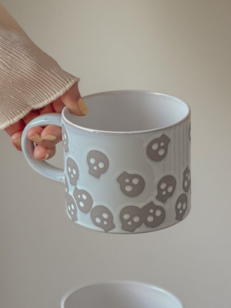 كوب خريفي برسمة جماجم