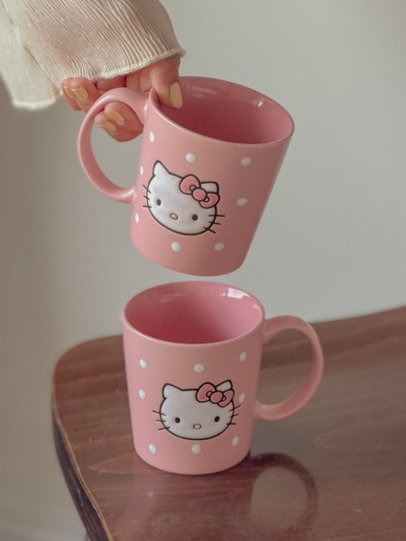 كوب برسمة هيلو كاتي
