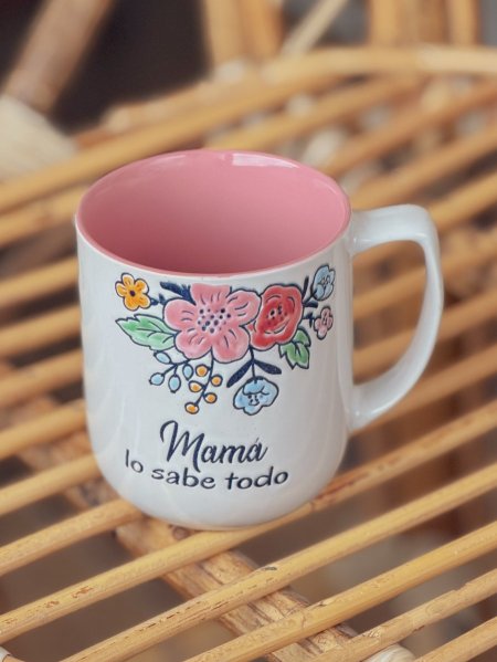 كوب جميل بعبارة "Mama lo sabe todo"