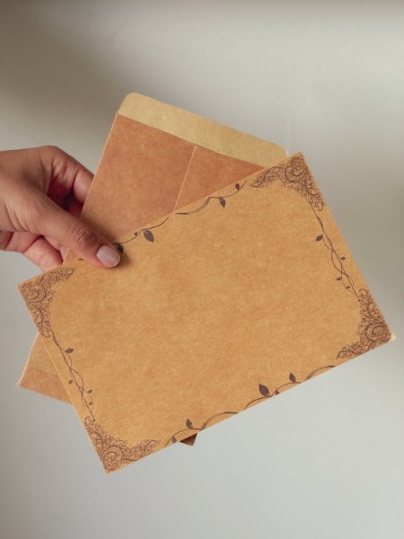 ورق رسالة فنتج ستايل مع مغلف